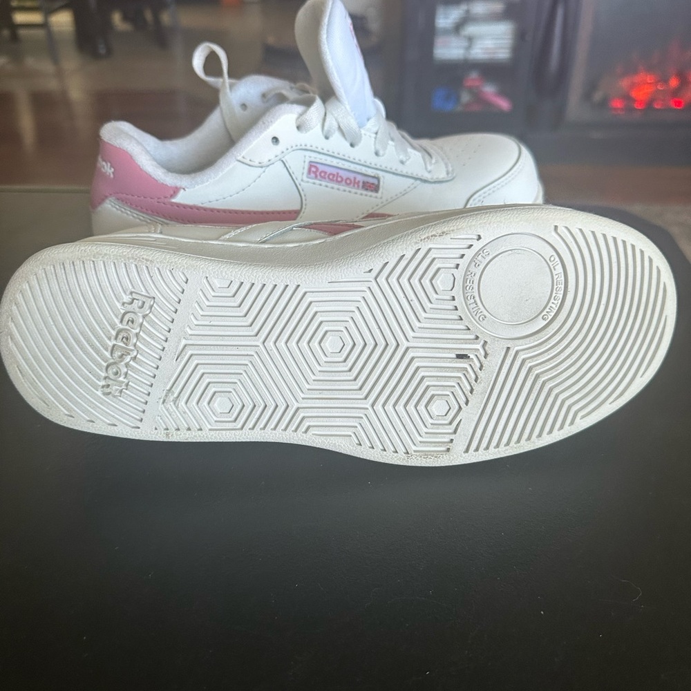 Reebok White Sneakers with Pink Accents - Picture 5 of 6